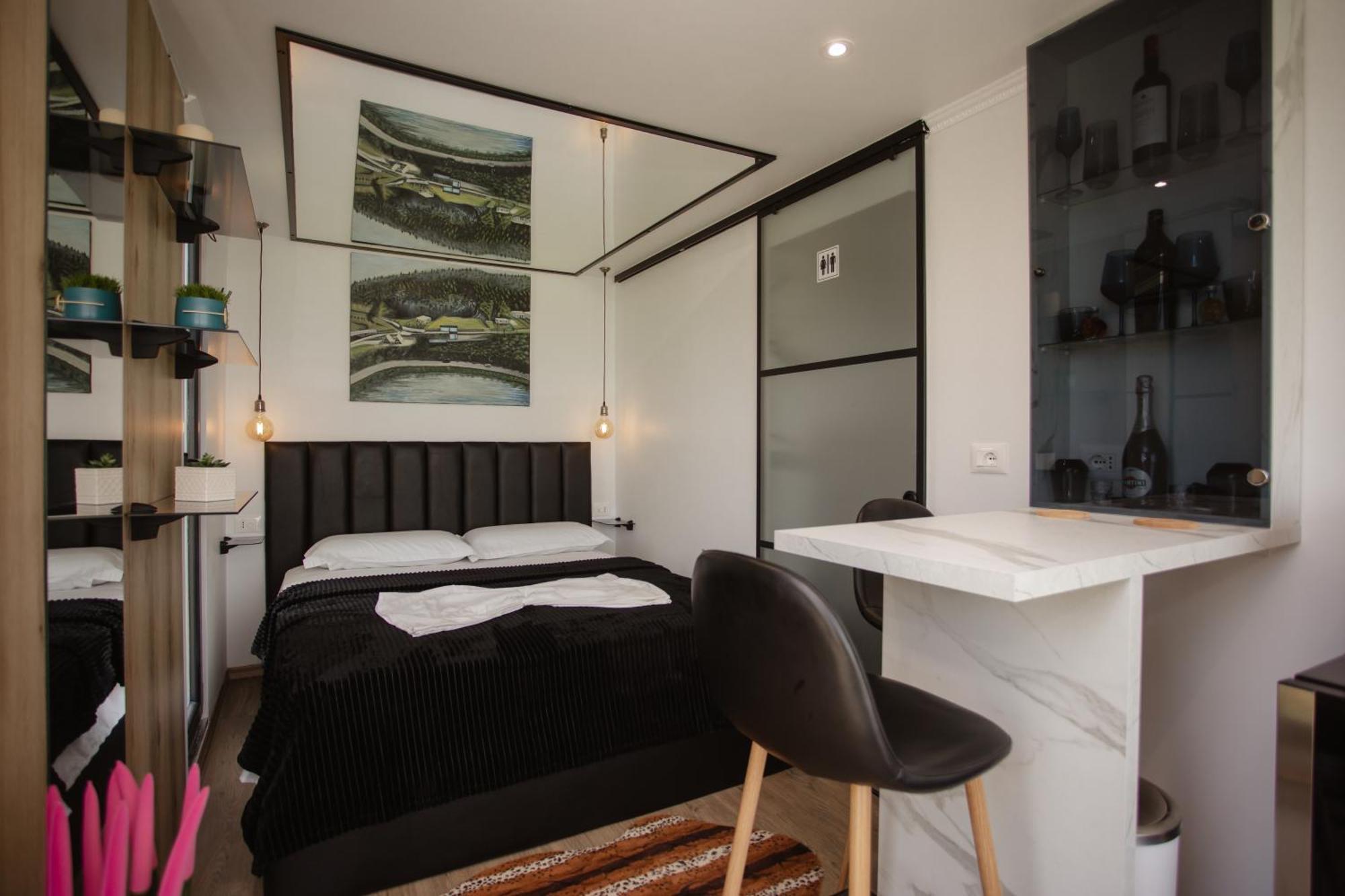 446 Tiny House Shiroke Villa Exteriör bild