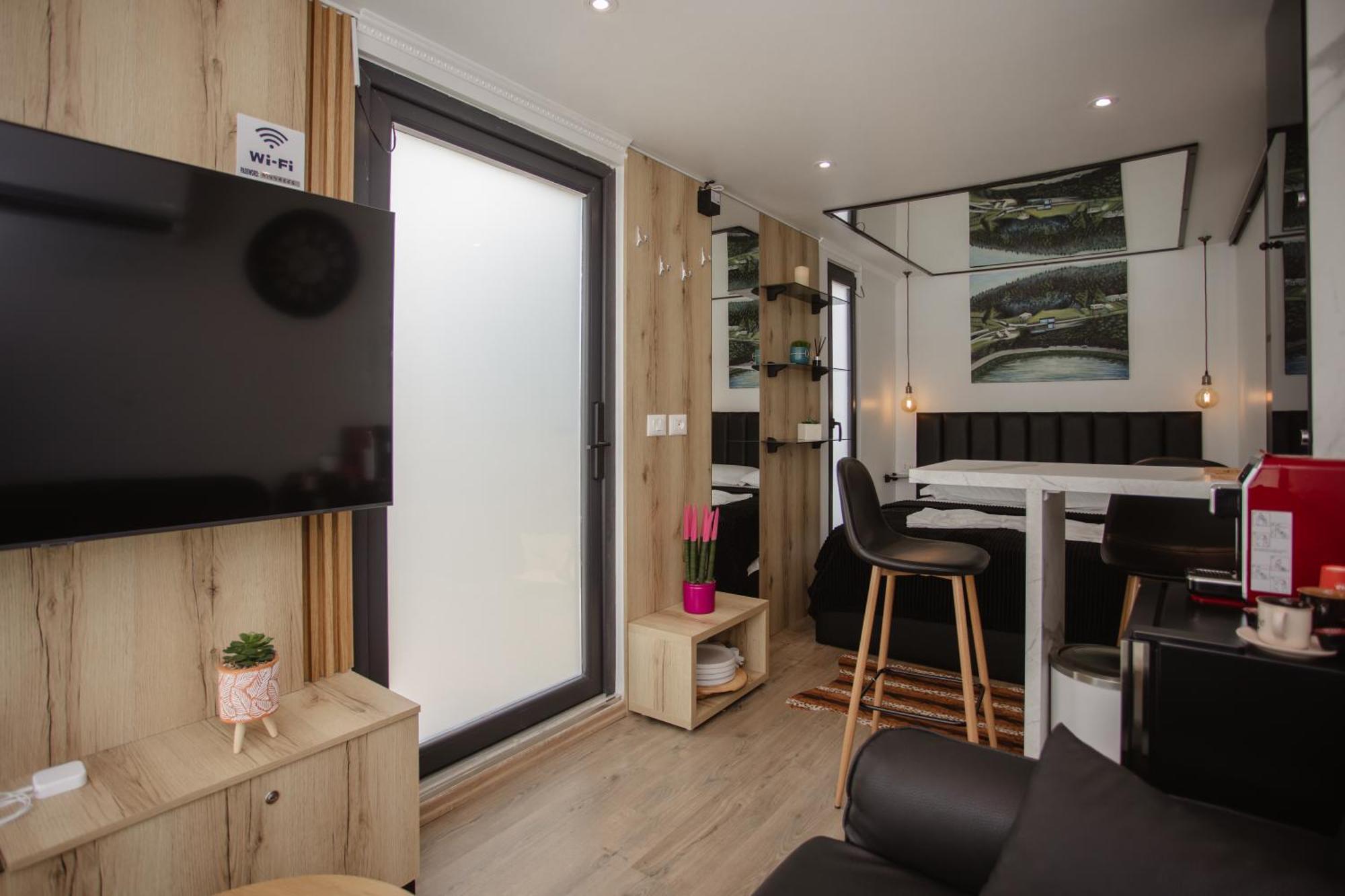 446 Tiny House Shiroke Villa Exteriör bild