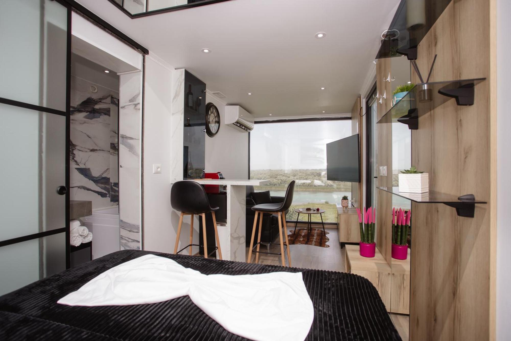 446 Tiny House Shiroke Villa Exteriör bild