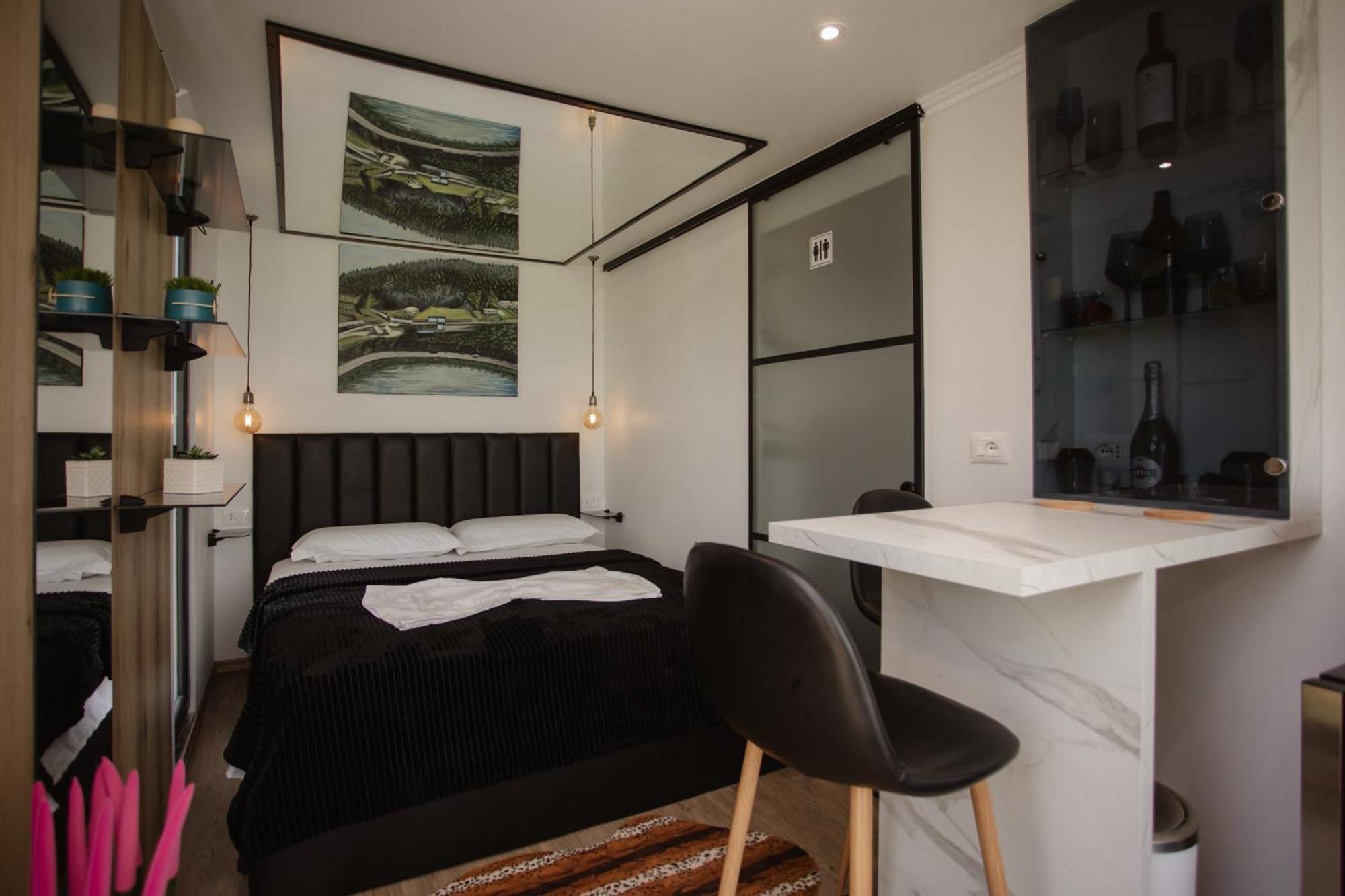 446 Tiny House Shiroke Villa Exteriör bild